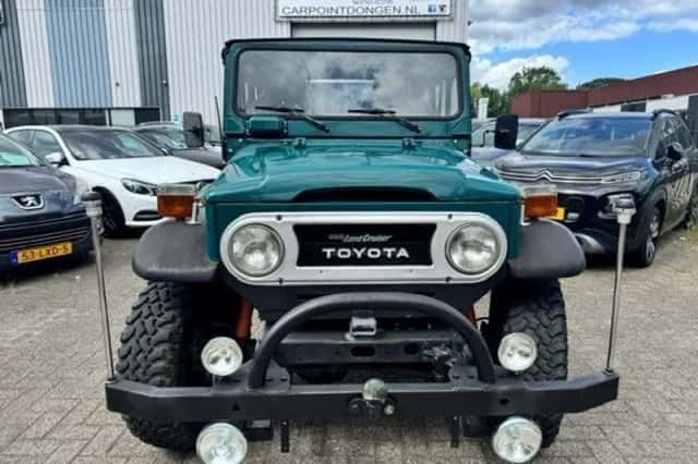 Toyota Land Cruiser (1978) thumbnail 3