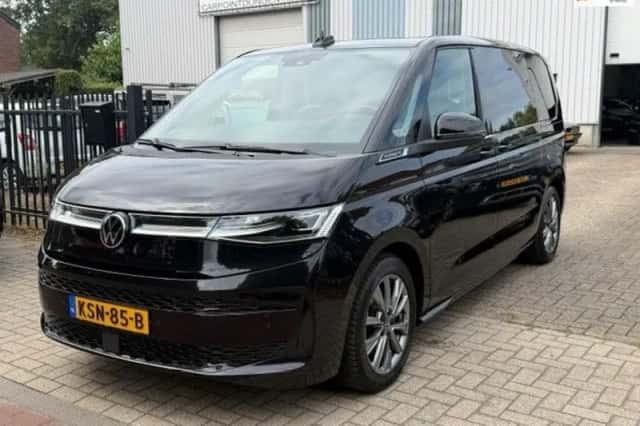 Volkswagen Multivan (2023) thumbnail 1