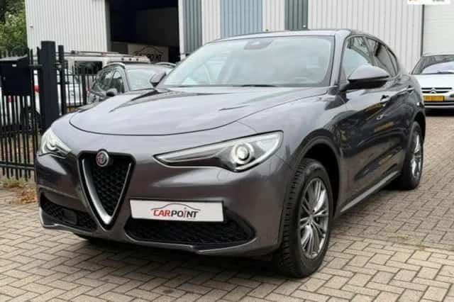 Alfa Romeo Stelvio (2019) thumbnail 1