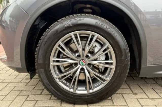 Alfa Romeo Stelvio (2019) thumbnail 6