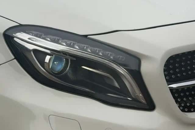 Mercedes-Benz GLA-Klasse (2016) thumbnail 4