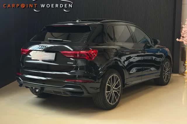 Audi Q3 (2019) thumbnail 2