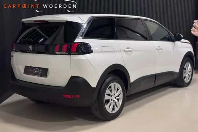 Peugeot 5008 (2020) thumbnail 2