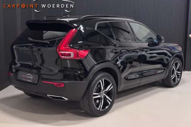 Volvo XC40 (2018) thumbnail 2