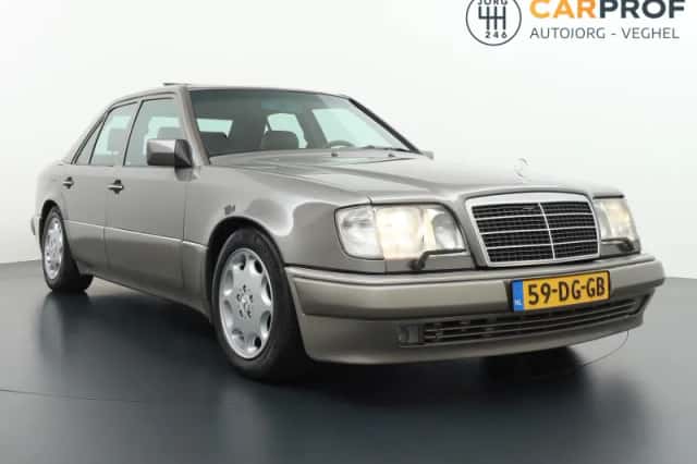 Mercedes-Benz E-Klasse (1992) thumbnail 4