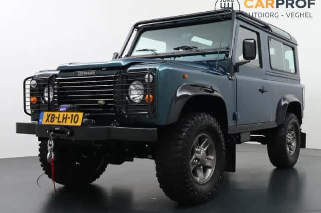 Land Rover Defender (1998) thumbnail 1