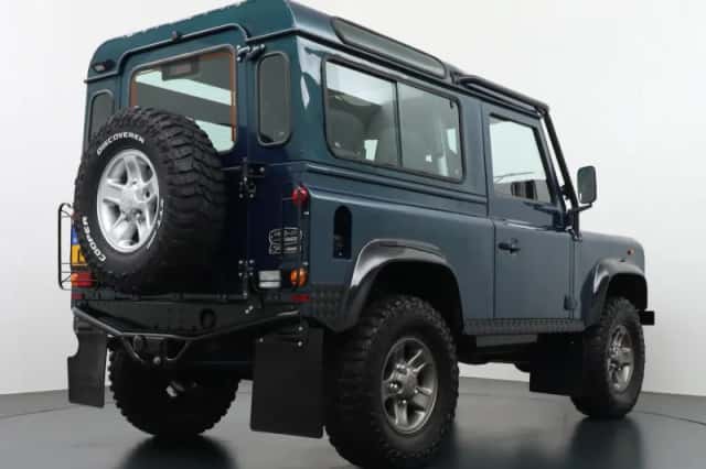 Land Rover Defender (1998) thumbnail 3
