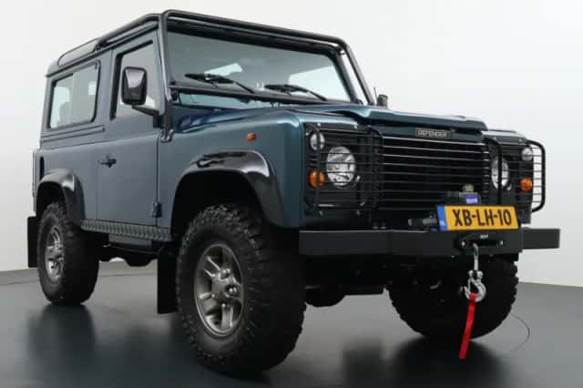 Land Rover Defender (1998) thumbnail 4