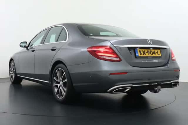 Mercedes-Benz E-Klasse (2016) thumbnail 2