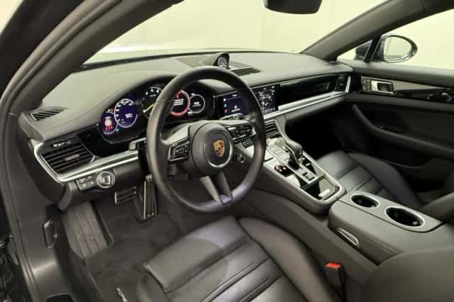 Porsche Panamera (2023) thumbnail 6