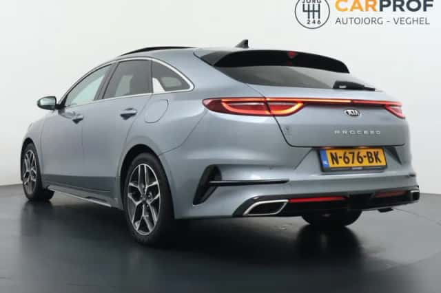Kia Proceed (2021) thumbnail 2