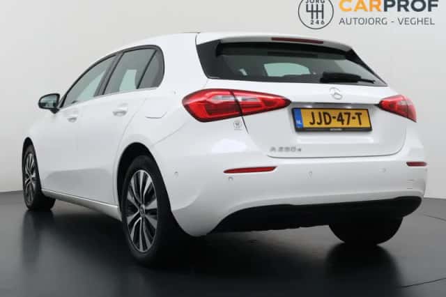 Mercedes-Benz A-Klasse (2021) thumbnail 2