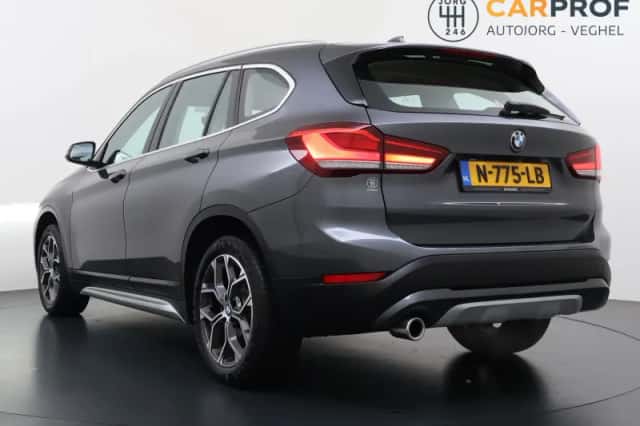 BMW X1 (2021) thumbnail 2