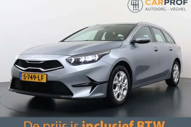 Kia Ceed Sportswagon (2023) thumbnail 1