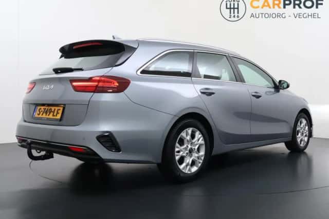 Kia Ceed Sportswagon (2023) thumbnail 3