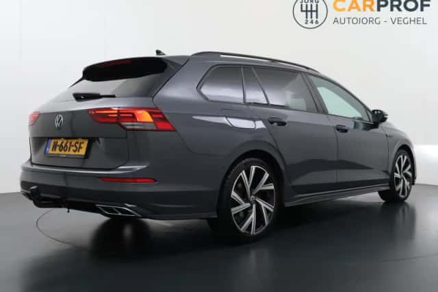 Volkswagen Golf (2021) thumbnail 3