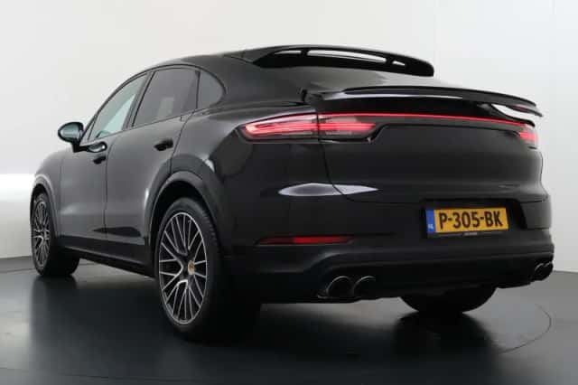 Porsche Cayenne (2019) thumbnail 2