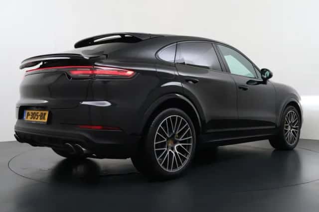 Porsche Cayenne (2019) thumbnail 3
