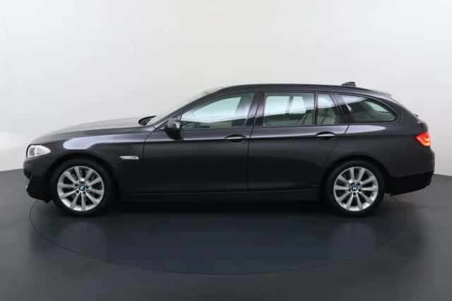 BMW 5-Serie (2011) thumbnail 2