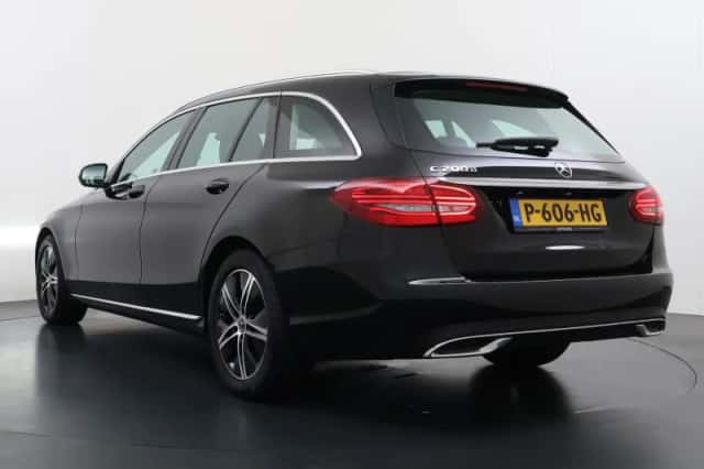Mercedes-Benz C-Klasse (2021) thumbnail 2