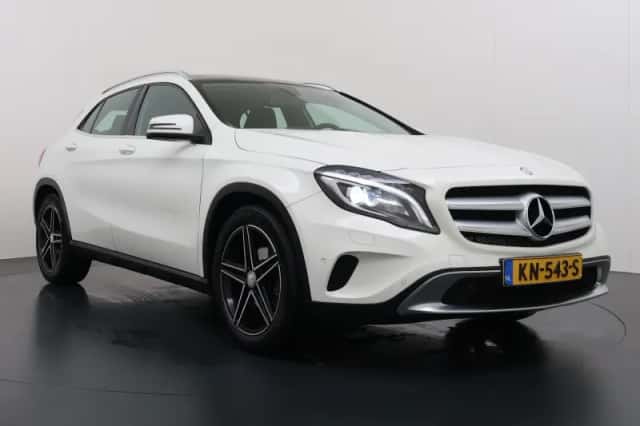 Mercedes-Benz GLA-Klasse (2016) thumbnail 4