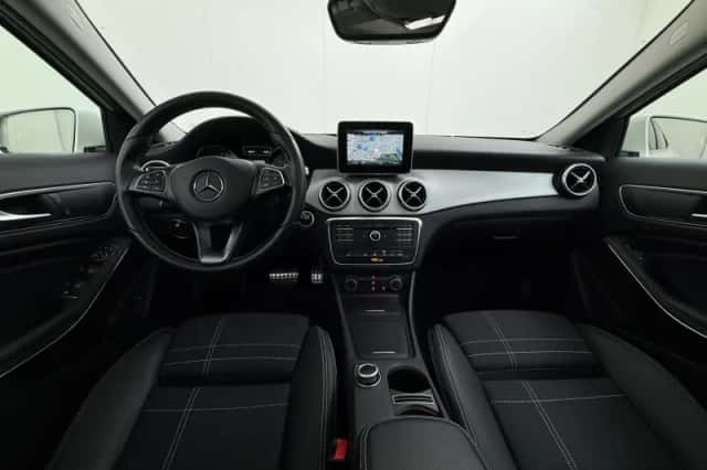 Mercedes-Benz GLA-Klasse (2016) thumbnail 5