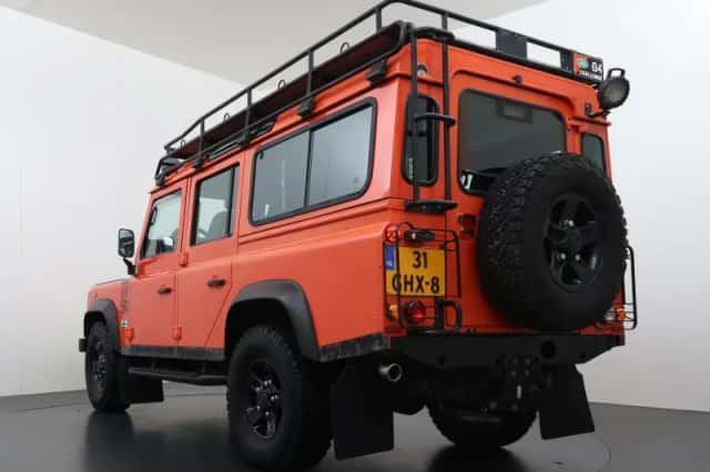 Land Rover Defender (2008) thumbnail 2