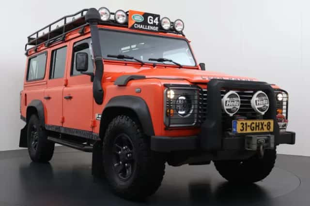 Land Rover Defender (2008) thumbnail 4