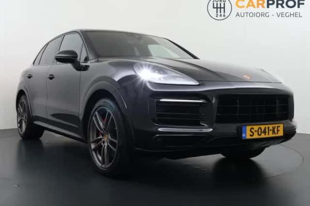 Porsche Cayenne (2021) thumbnail 4