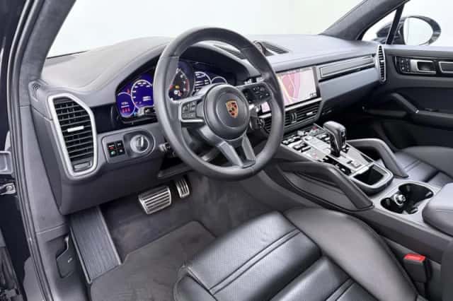 Porsche Cayenne (2021) thumbnail 6