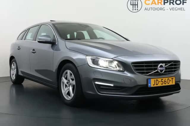 Volvo V60 (2016) thumbnail 4