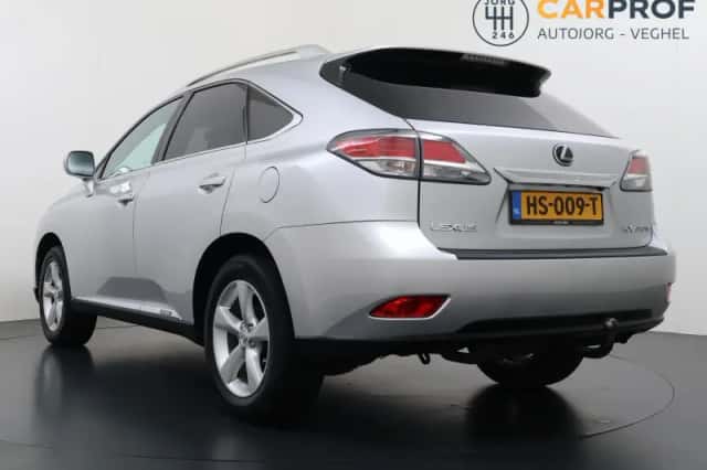 Lexus RX (2016) thumbnail 2