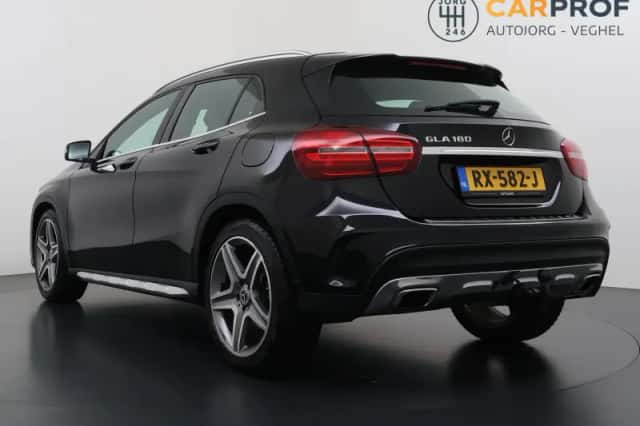 Mercedes-Benz GLA-Klasse (2018) thumbnail 2