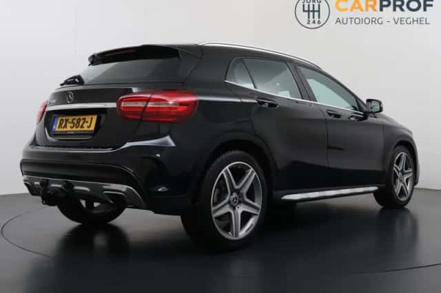 Mercedes-Benz GLA-Klasse (2018) thumbnail 3