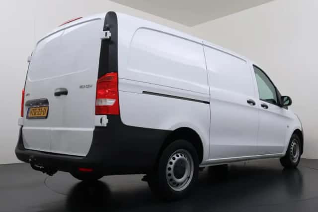 Mercedes-Benz Vito (2021) thumbnail 3