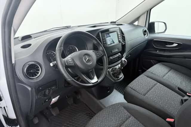 Mercedes-Benz Vito (2021) thumbnail 5