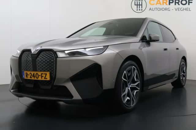 BMW iX (2022) thumbnail 1