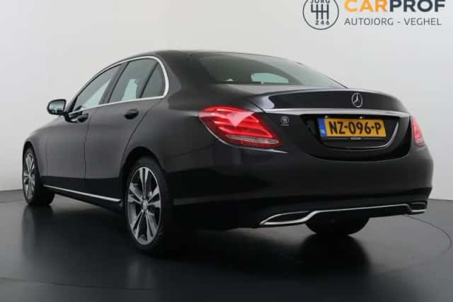 Mercedes-Benz C-Klasse (2015) thumbnail 2