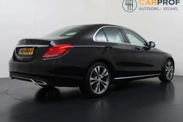 Mercedes-Benz C-Klasse (2015) thumbnail 3