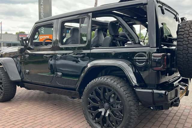 Jeep Wrangler (2024) thumbnail 2