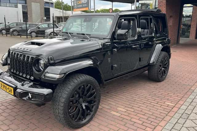 Jeep Wrangler (2024) thumbnail 3