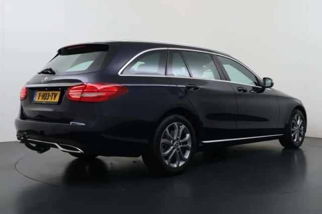 Mercedes-Benz C-Klasse (2017) thumbnail 3