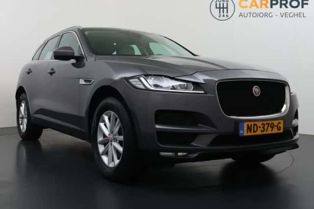 Jaguar F-Pace (2017) thumbnail 4