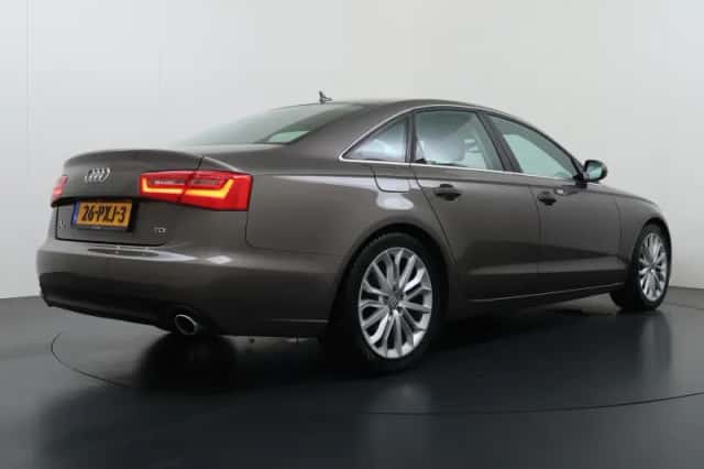 Audi A6 (2011) thumbnail 3