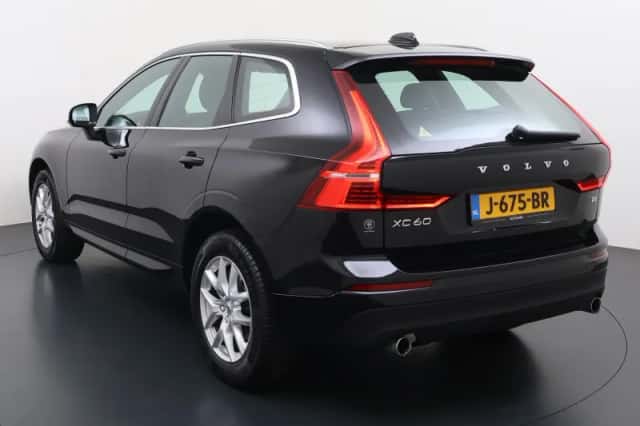 Volvo XC60 (2020) thumbnail 2