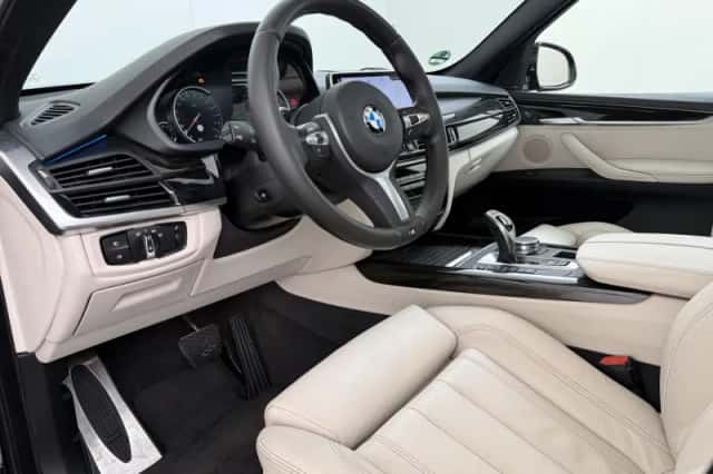 BMW X5 (2018) thumbnail 6