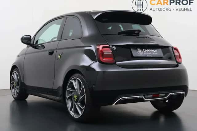 Abarth 500E (2024) thumbnail 2