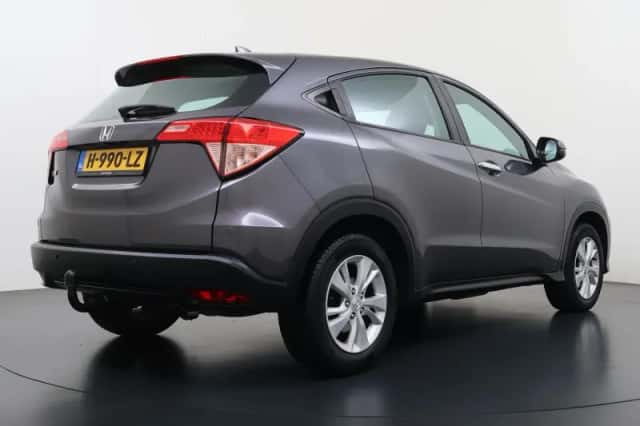 Honda HR-V (2016) thumbnail 3