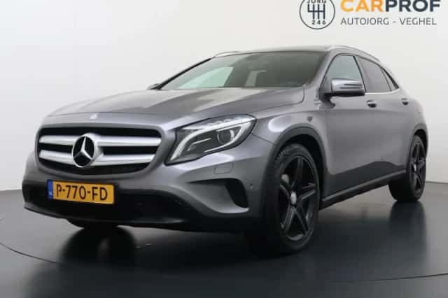 Mercedes-Benz GLA-Klasse (2015) thumbnail 1