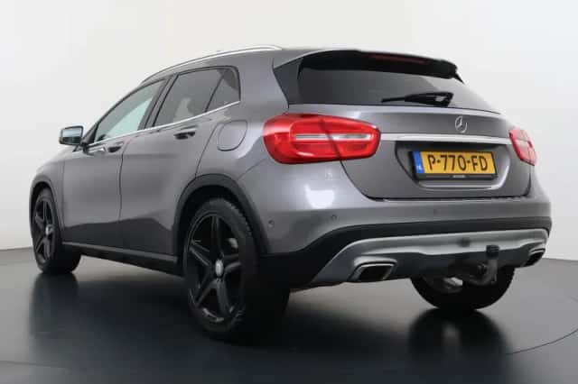 Mercedes-Benz GLA-Klasse (2015) thumbnail 2